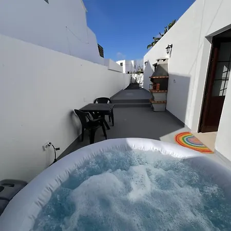 23c Volcano & Tatil Evi