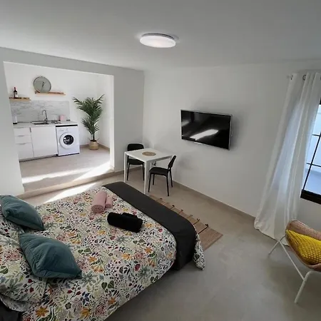 23c Volcano & * Tahiche