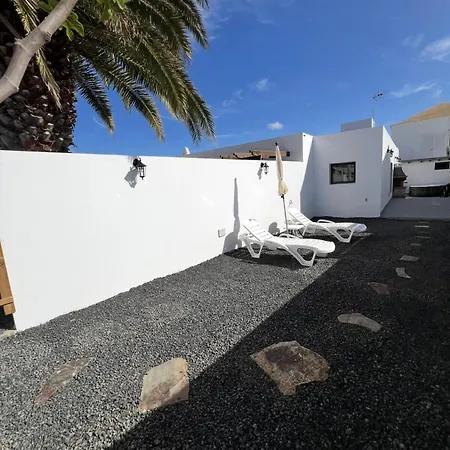 23c Volcano & Vakantiehuis